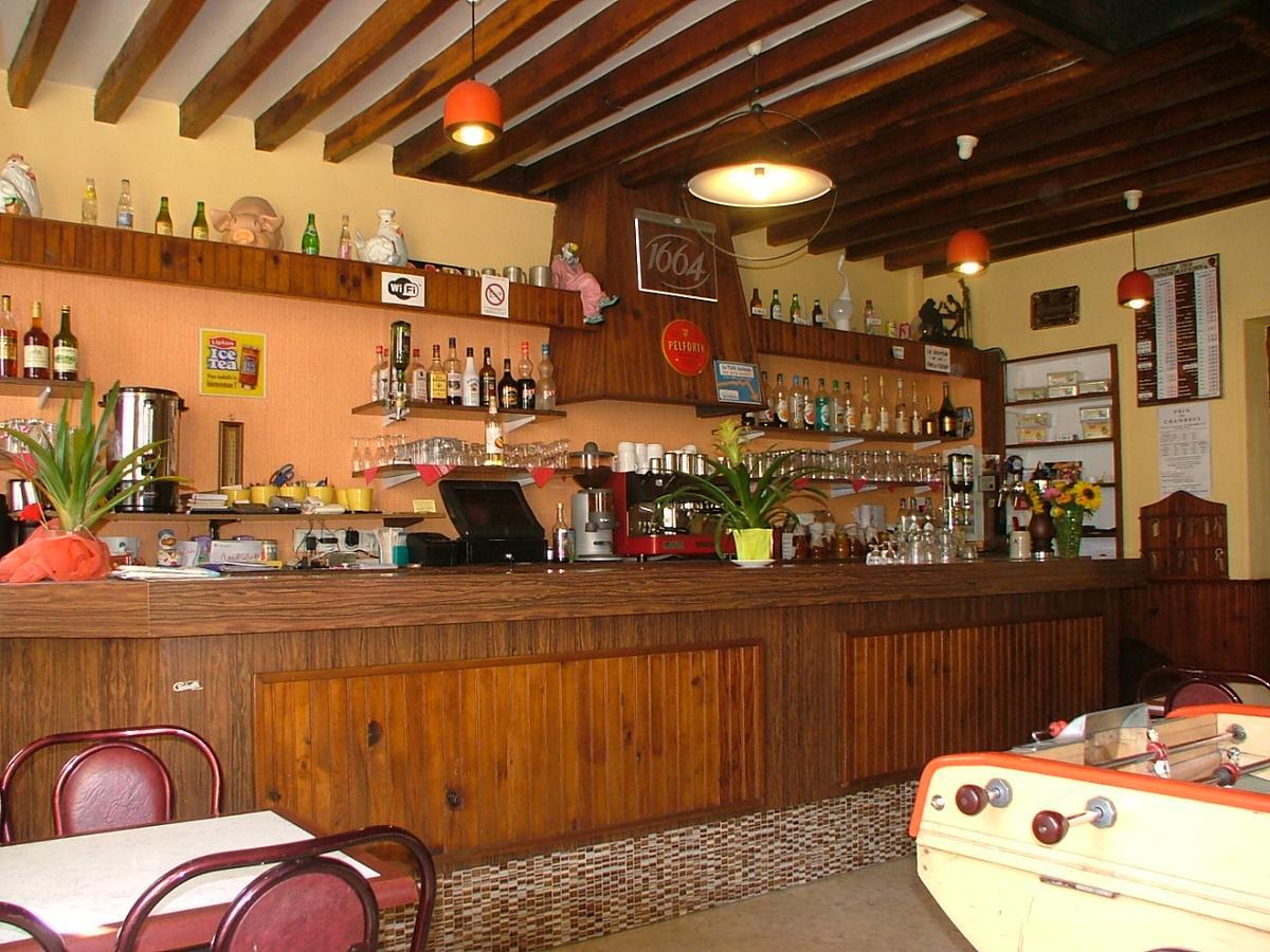 Hotel De La Place Germigny-des-Prés エクステリア 写真