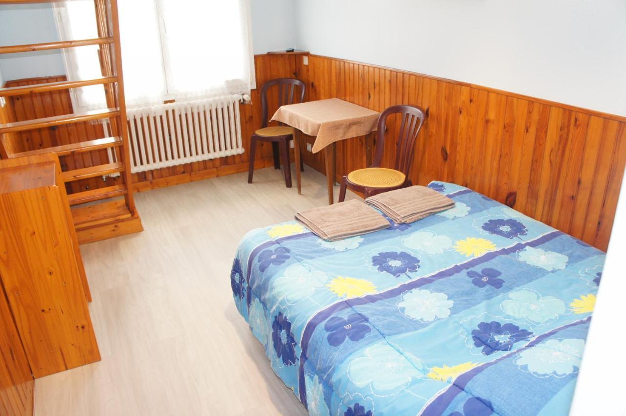 Hotel De La Place Germigny-des-Prés エクステリア 写真