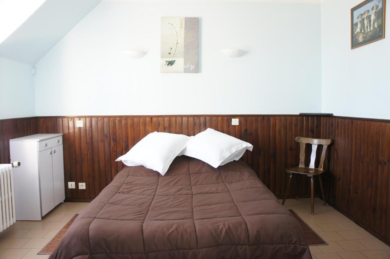 Hotel De La Place Germigny-des-Prés エクステリア 写真